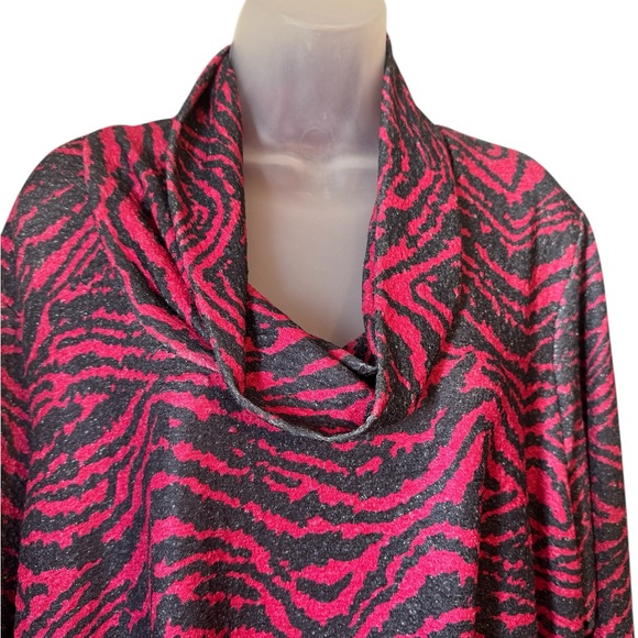 NWT FUSCIA/BLACK Cowl Neck Top PERFECT for FALL/WINTER 3X PLUS #CL - Picture 2 of 9